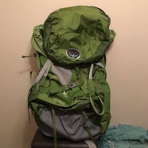 Osprey hiking bag aether 85 new, size s16-19in